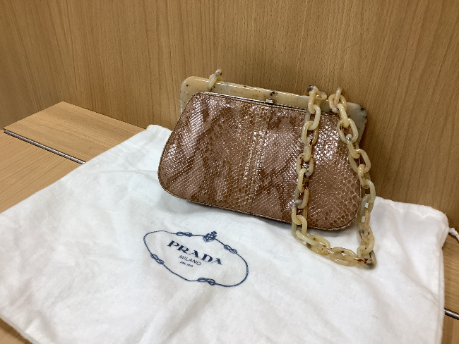 極美品‼️PRADA ショルダーバッグ 刺繍ロゴ プラスチック
