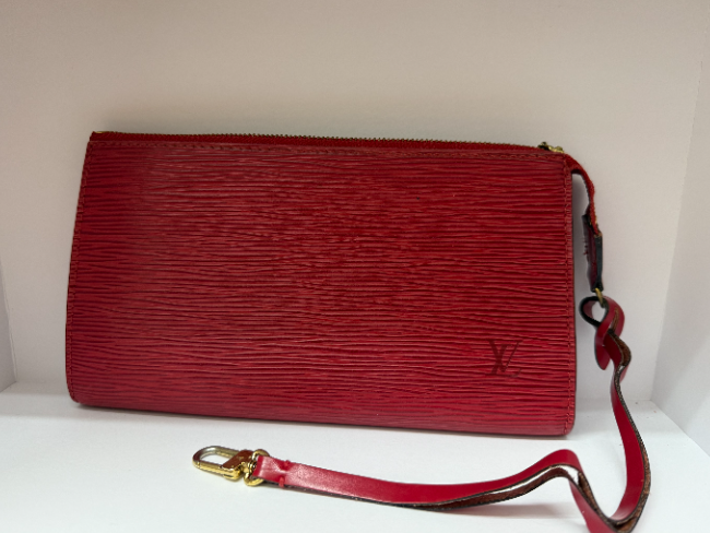 美品✨ LOUIS VUITTONヴィトン　エピポシェット　アクセソワール　赤 楽天市場】LOUIS VUITTON ルイ ヴィトン エピ ポシェット アクセ