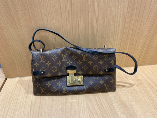 ルイヴィトン モノグラム サック トリアングル とまら 