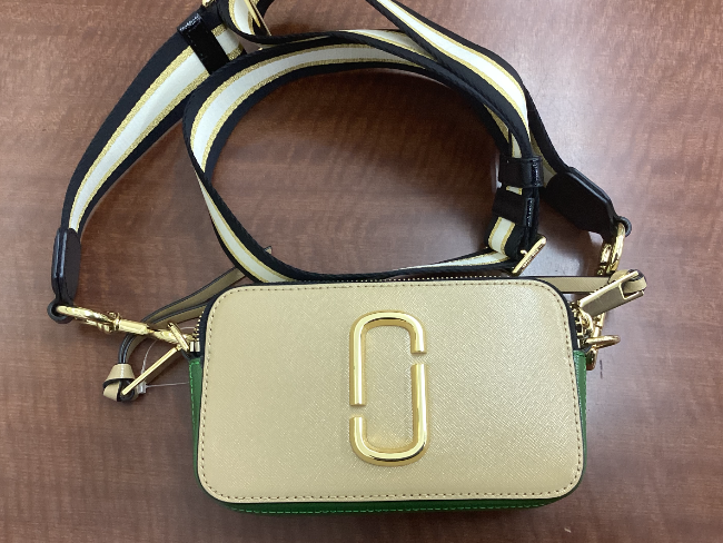 MARC JACOBS いらっしゃれ ショルダーバッグ スナップショット ポーリ 