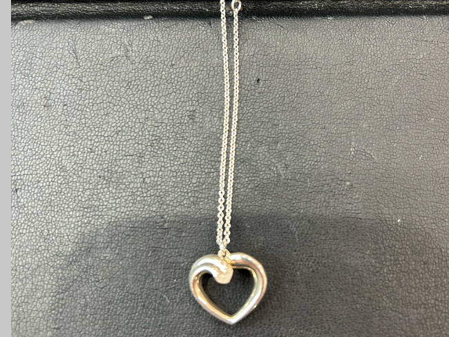 ティファニーハートネックレス購入横浜三越購入正規品。