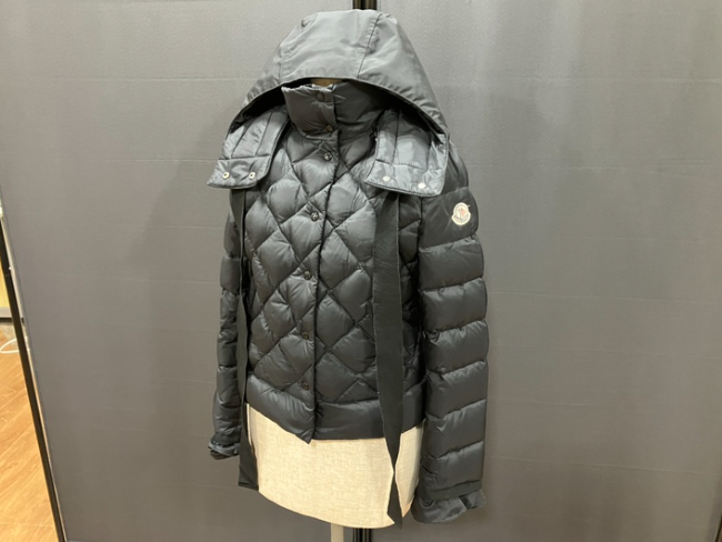 モンクレール サカイコラボ・フリルダウンを買取｜静岡県静岡市葵区  