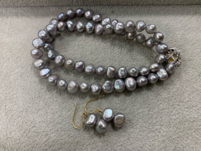 ノーブランド アクセサリー パールネックレスとピアス セットを買取 