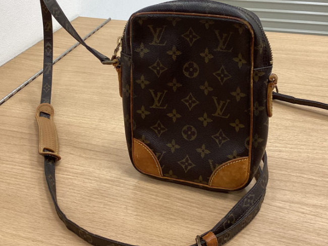 ルイヴィトン モノグラム ダヌーブ ショルダーバッグ M45266を買取  