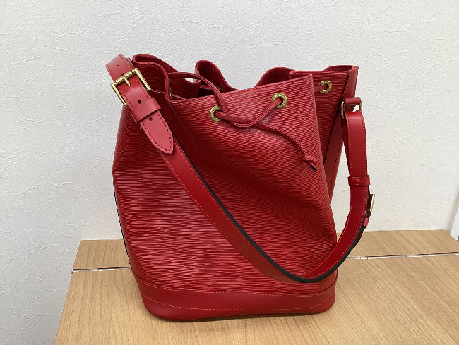 ルイヴィトン エピ ノエ ショルダー レッドを買取｜埼玉県さいたま市 
