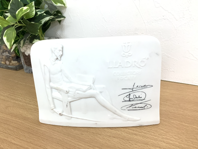 リヤドロ LLADRO 「私の宝物」　新品！　　　　　　　証明書、元箱付き！ リヤドロ LLADRO 「私の宝物」 新品！ 証明書、元箱付き！ リヤドロ 私