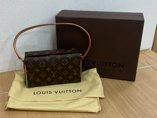 ルイヴィトン LOUIS VUITTON エナメルローファー 箱 説明書 袋 有