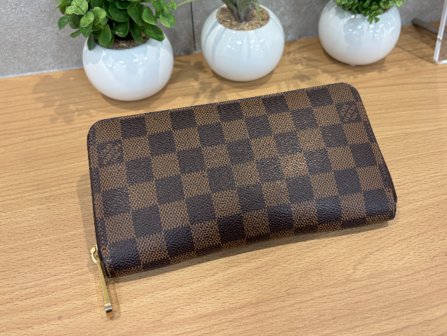 【良品】LOUIS VUITTON エピレザー ジッピーウォレット☆鑑定済み！ ブランド】美品！LOUIS VUITTON エピ ジッピーウォレット 【ブランド品