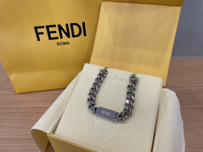 FENDI ゴールドリング オリジナルボックス付き（I WANT FENDI