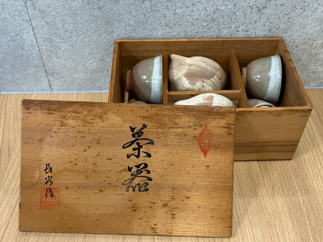 赤絵小壺　加藤舜陶作　赤津窯　龍窯　箱付き　説明書あり 幸兵衛窯 呉須赤絵 蓋向付 五客 共箱 懐石道具 - メルカリ