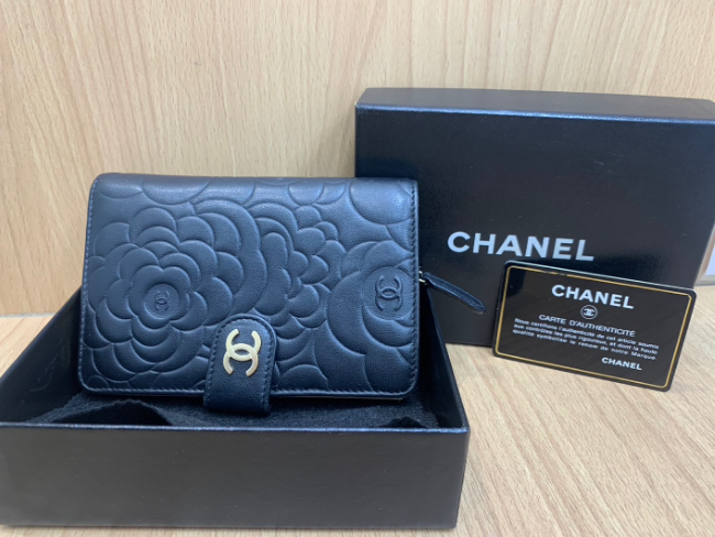 CHANELカメリア質屋鑑定済み CHANEL シャネル カメリアカードケース ブラック キャビアスキン