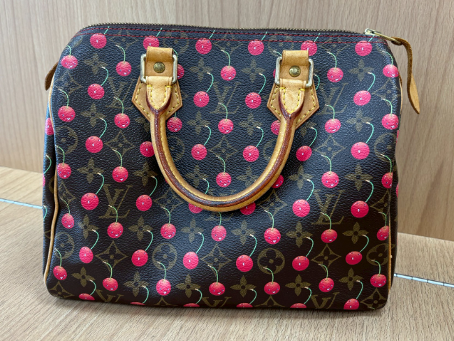 こんこんLOUIS VUITTON モノグラム チェリー ケース 楽天市場】【財布】LOUIS VUITTON ルイ ヴィトン モノグラムチェリー