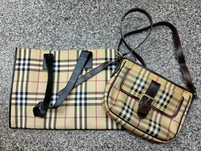 バーバリー チェック柄 カードケース PVC レディース 【中古  