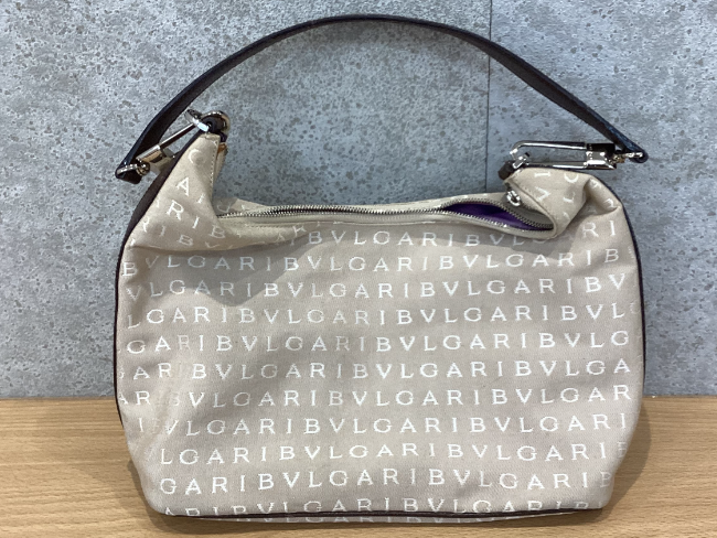 極美品‼️BVLGARI ブルガリ ショルダーバッグ ロゴマニア シルバー金具