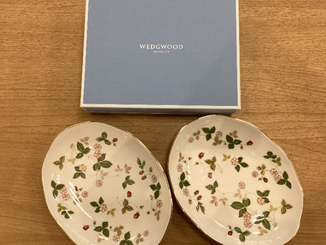 藤本 能道作 赤絵面取花壷 ｜ ブランド品の買取ならエコリング