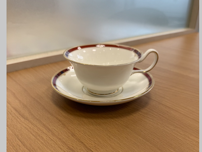 藤本 能道作 赤絵面取花壷 ｜ ブランド品の買取ならエコリング