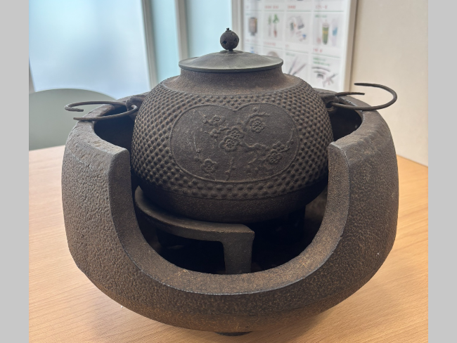 岩田久利・瑠璃金彩壺を買取｜東京 ｜ ブランド品の買取ならエコ