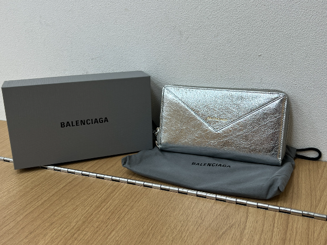 バレンシアガ ペーパー ウォレットの高価買取・査定ならブランド買取の