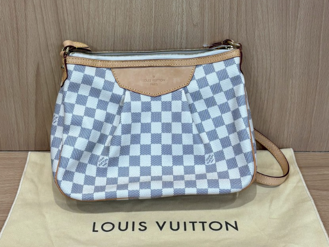 ルイ・ヴィトン ダミエ アズールの高価買取・査定ならブランド買取の