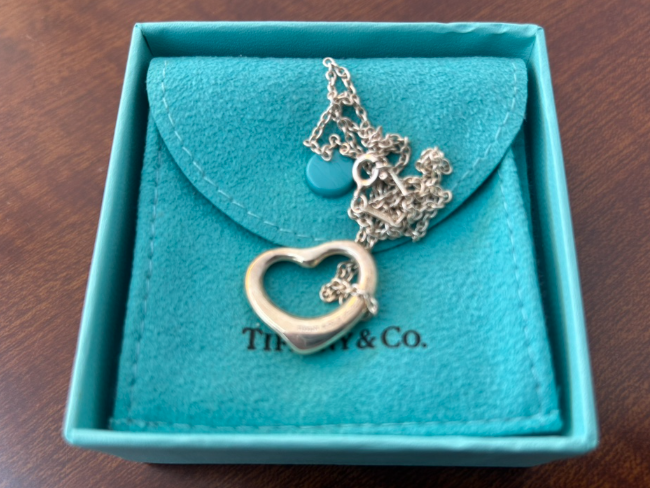 ティファニー オープンハートの高価買取・査定ならブランド買取のエコ