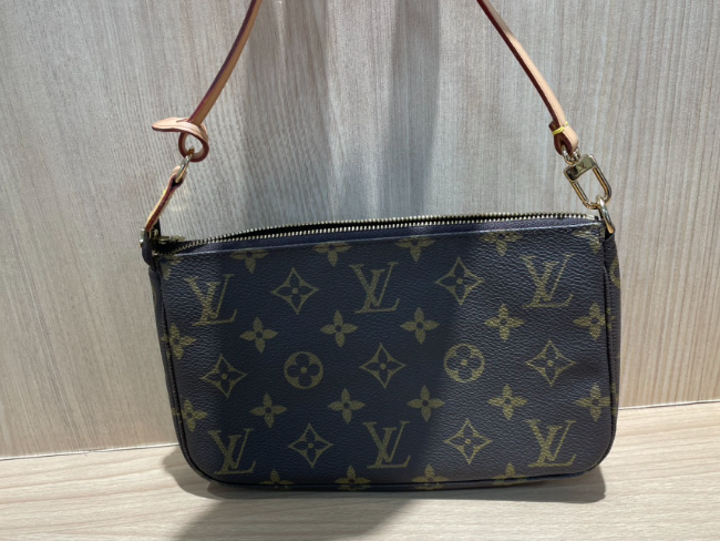 ルイ・ヴィトン ポシェット・アクセソワールの高価買取・査定なら