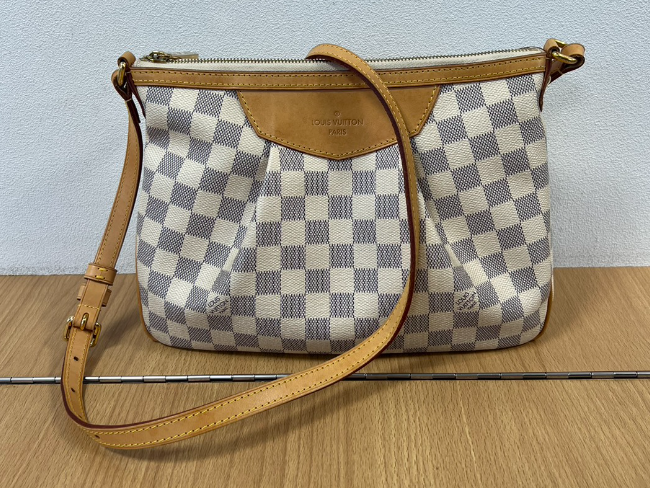 ルイ・ヴィトン ダミエ アズールの高価買取・査定ならブランド買取の