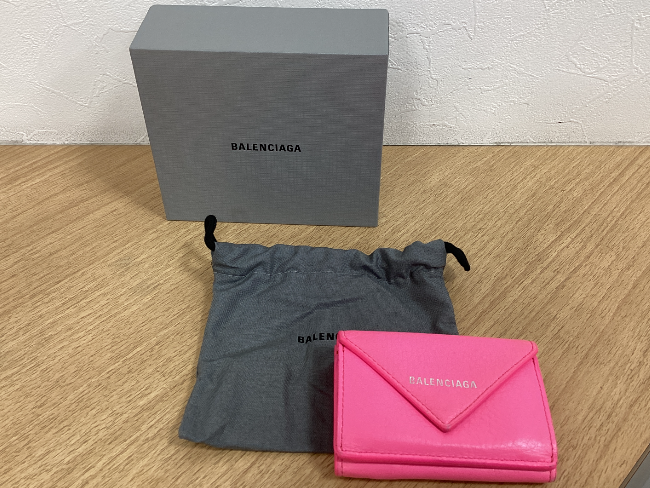 バレンシアガ ペーパー ウォレットの高価買取・査定ならブランド買取の