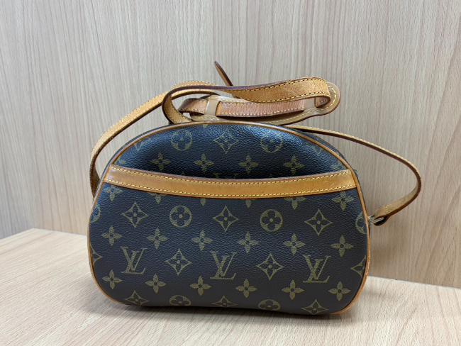 【極美品】Louis Vuitton ロゴリング【鑑定済】 極美品】Louis Vuitton ロゴリング【鑑定済】 極美品】Louis Vuitton