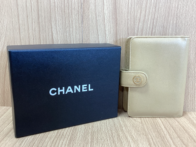 りんりん さま専用！CHANEL ココボタン 折財布 CHANEL（シャネル） ココマーク ロゴ ココボタン 三つ折財布 レザー