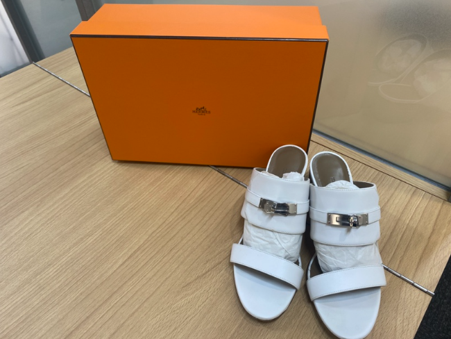 エルメス サンダル オヴァシオン ホワイト