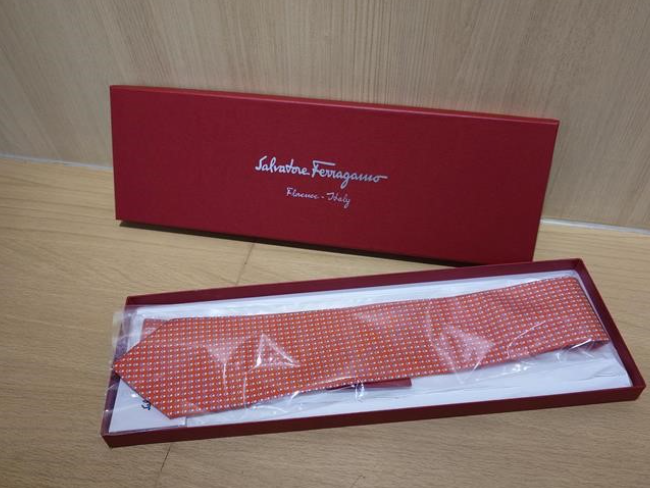 フェラガモ