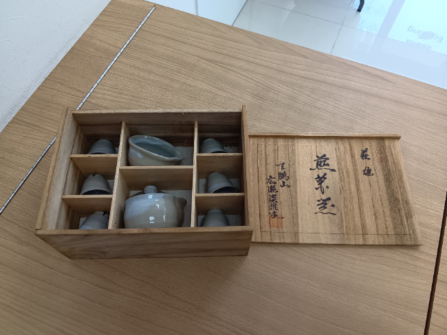 流】樋渡陶六作 白磁唐子布袋置物 共箱 UB352 | APPS-BICENTENARIO-PRD