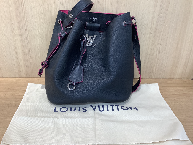 実写画像BLACK＆PINK モノグラム ショルダーバッグ BLACK＆PINK 