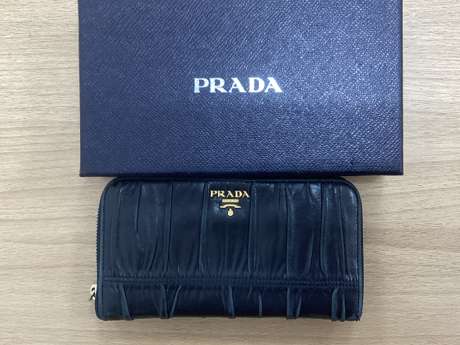PRADA プラダ ラウンドファスナー ラウンドジップ サフィアーノ 