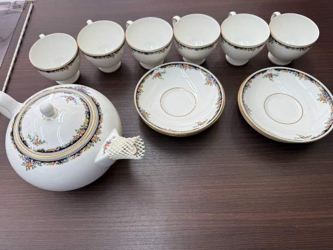 岩田久利・瑠璃金彩壺を買取｜東京 ｜ ブランド品の買取ならエコリング